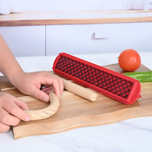 Load image into Gallery viewer, Perfect Criss-Cross Slots Hotdogs Slicer