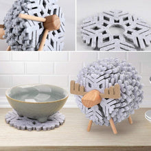 Load image into Gallery viewer, Creative Reindeer Felt Coasters